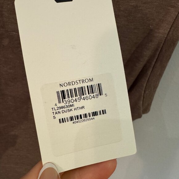 Leith Ruched Body-Con Sleeveless Dress - Picture 4 of 5